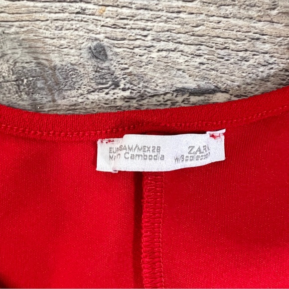 Red Cold-Shoulder Ruffle Bodycon Dress - Picture 3 of 4